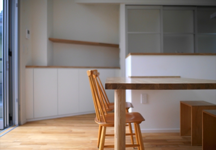 温かい気持ちになる家具の木質