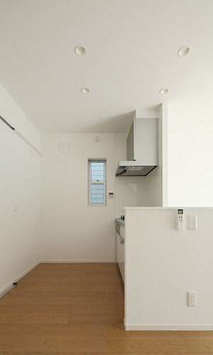 すっきりコンパクトにまとまったキッチン