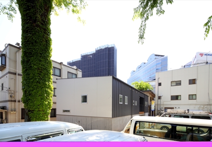 黒と白のモダンな平屋