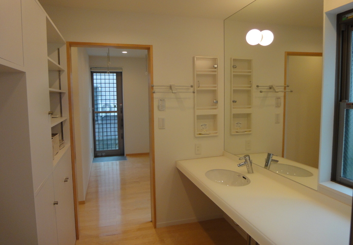 シンプルな洗面