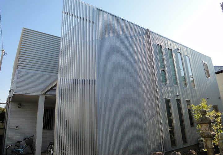 北側アプローチ