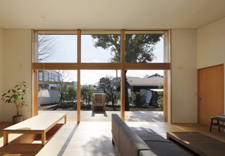 リビングダイニングとテラス