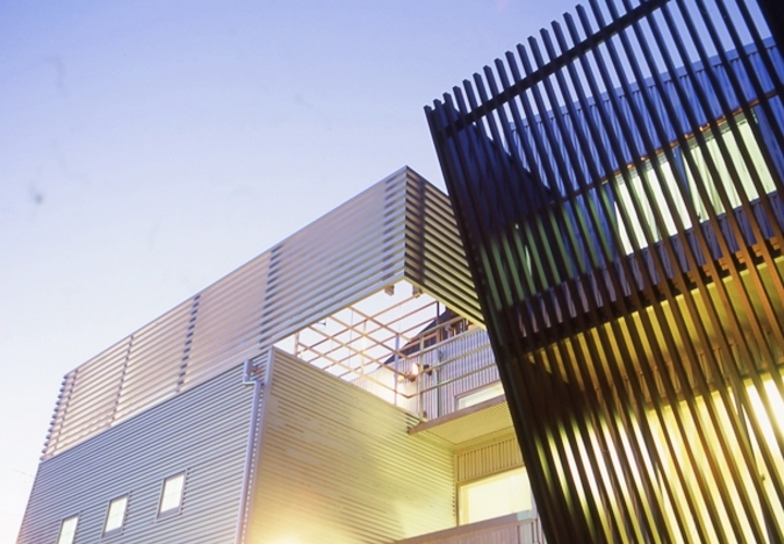 夕暮れのファサード