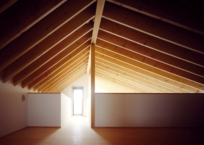 あざみ野南の住宅 / 様々な居場所を一体空間の中に設ける