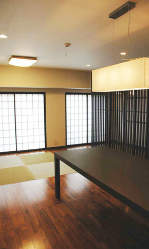 障子建具からの光がやさしいリビングダイニング