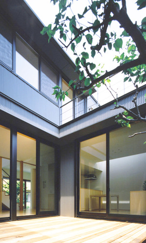 日当たりのよいテラス