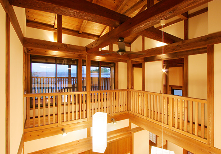 吹き抜け越しに見る眺望