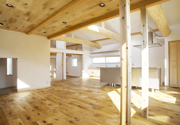 無垢材の優しいリビング