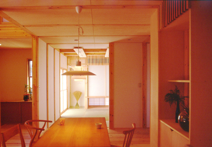 ダイニングに接して和室を設けています。