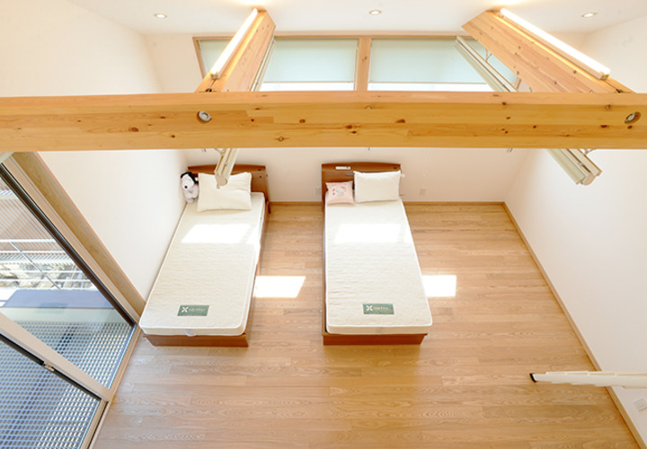 ３人一緒の子供室-3