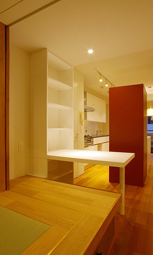 和室に併設された書斎コーナー