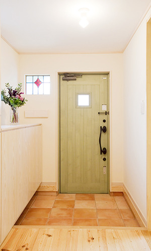 玄関ドア横のステンドグラス