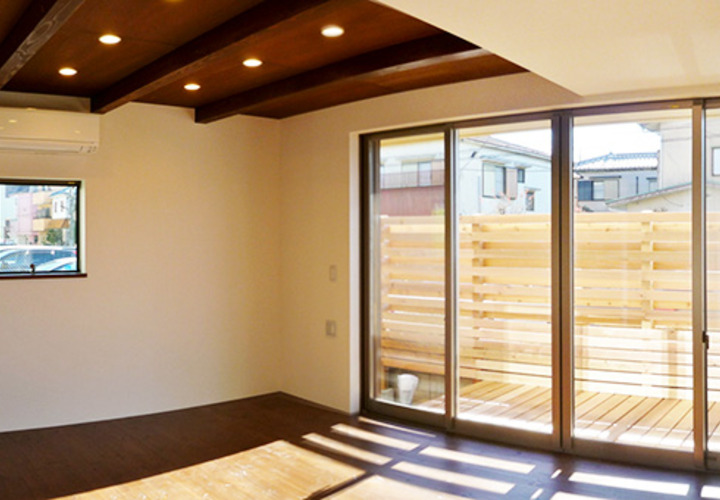 大きな引き違い窓