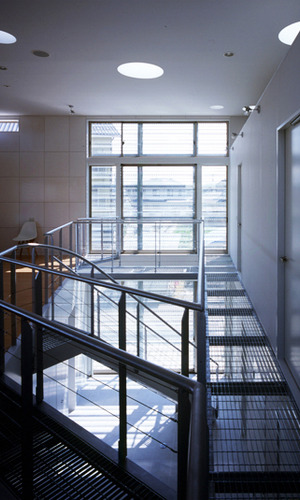 1Fホール吹き抜け