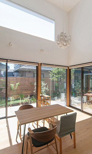 開放的なダイニング