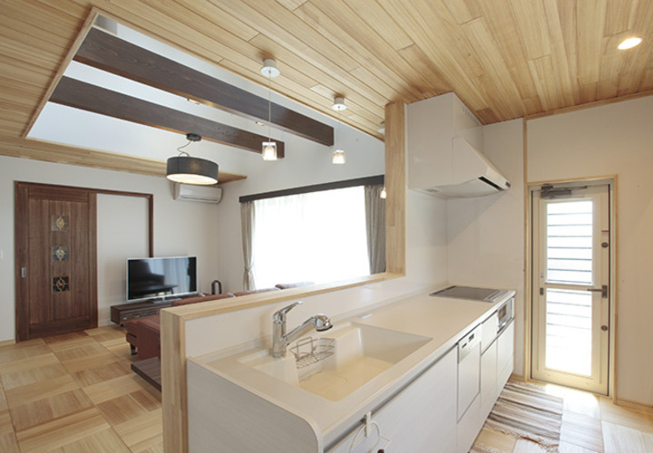 清潔感のある白色のキッチン