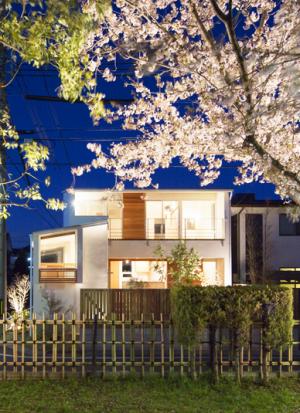 ながよしの家／庭の緑・公園の桜同時に楽しむビューハウス