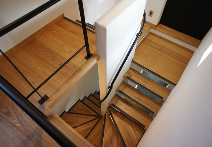 階段のノンスリップが大事