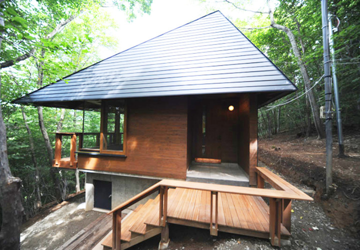 三角屋根の別荘