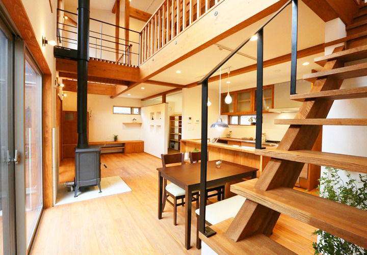 リビングから吹き抜け