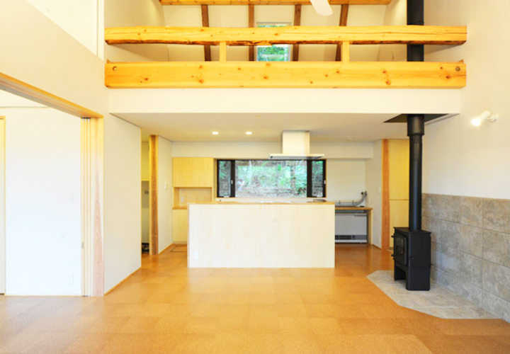 暖炉のある居間