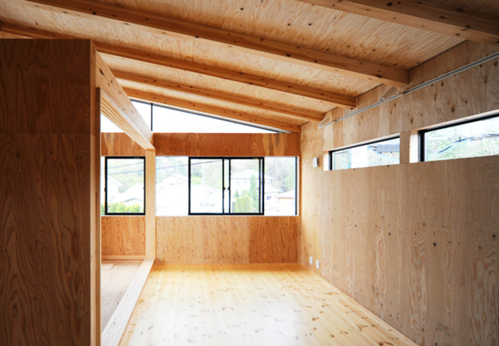 木素材あふれるリビング