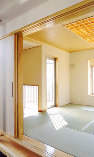 和室に合わせたオリジナル格子照明