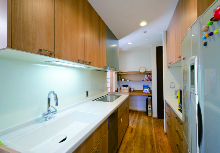 収納豊富なキッチン