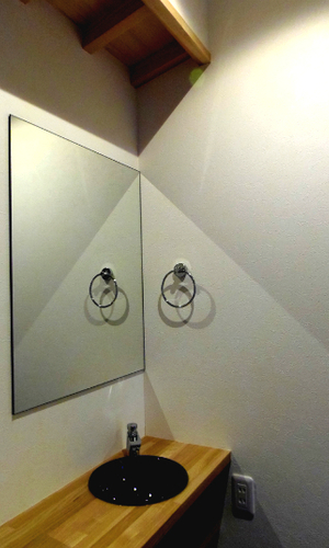 和の要素を取り入れた洗面台