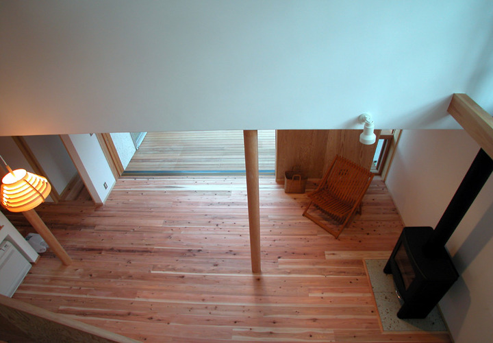 ２階よりリビングをみる