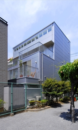 金属パネルの外壁