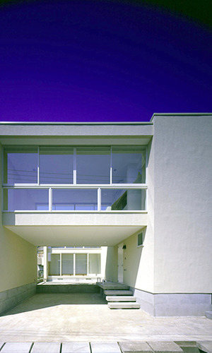 パブリック棟とプライベート棟を分ける