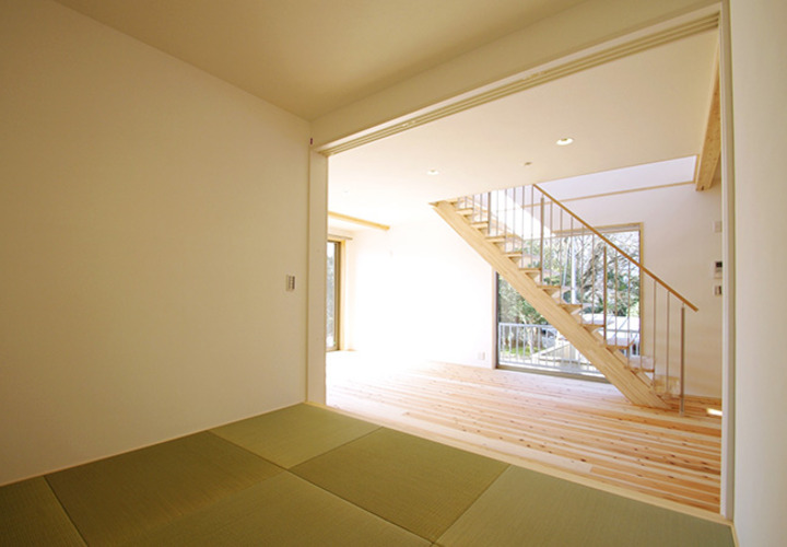 畳ｽﾍﾟｰｽから見たリビング