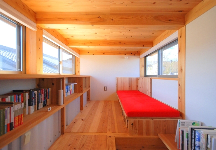 ロフト（書庫）