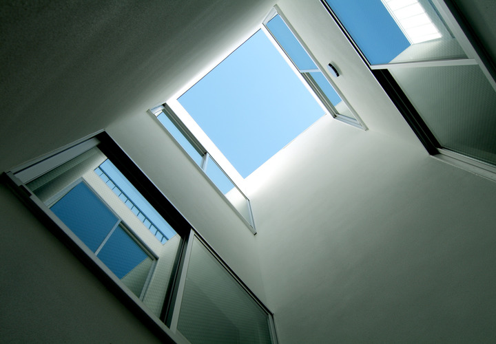 各階に光を取り込む