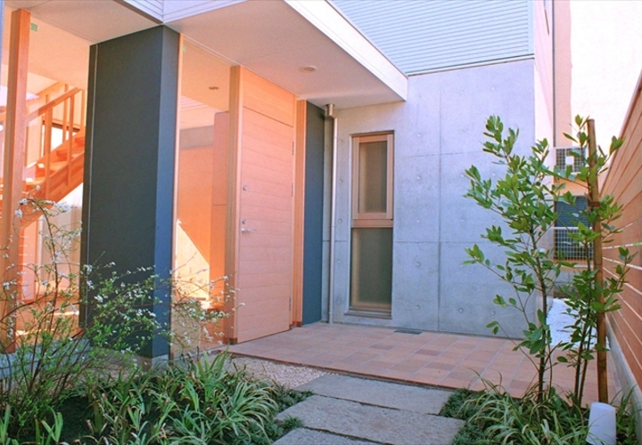 前庭のある玄関