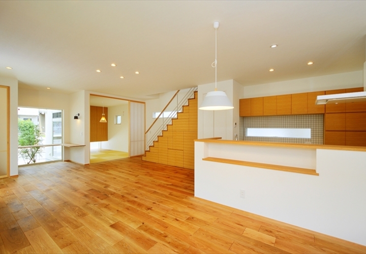 子供がどこにいて見守ることができるキッチン