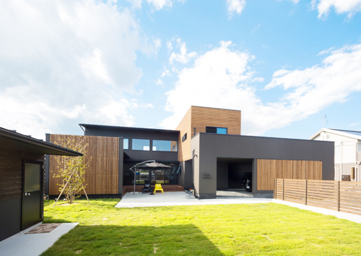 ディスプレイガレージのある家