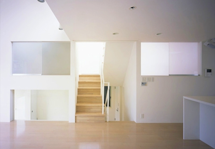 リビングより子供室を見る