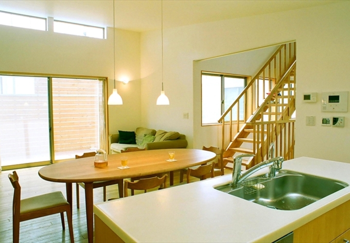 自然素材のダイニング・リビング