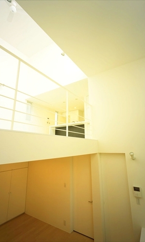 勉強コーナーよりリビングを見る