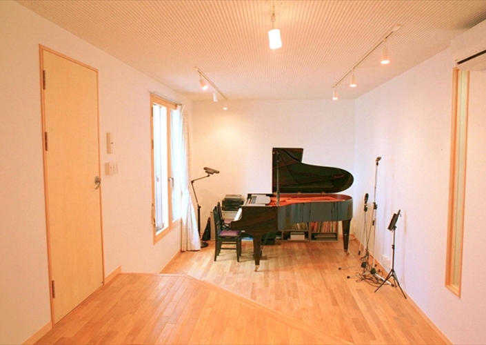 ピアノ室のある家