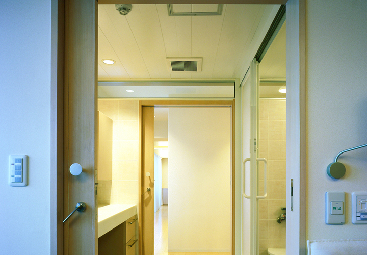 車椅子でも通り抜け出来るよう、回遊性のあるプランにリノベーション