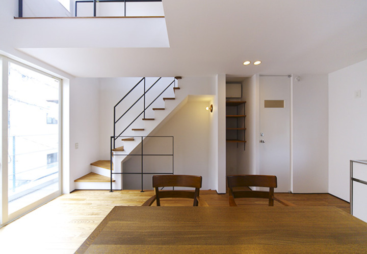 明るい日差しを感じるリビング・ダイニング