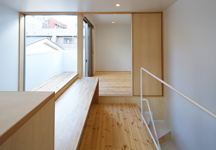 バルコニーへと開いた開放的な３Ｆ