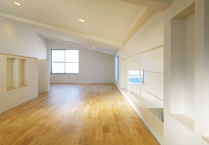 天井の勾配が雰囲気を作る３Ｆ