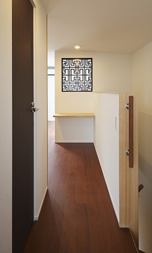 光を届ける飾り格子がモダンな表情を作る