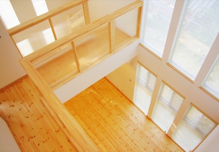 吹き抜けリビング