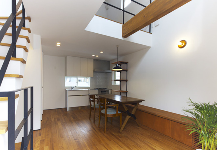 ウッド調でまとめた明るいLDK