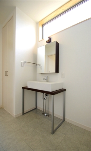 シンプルな洗面台